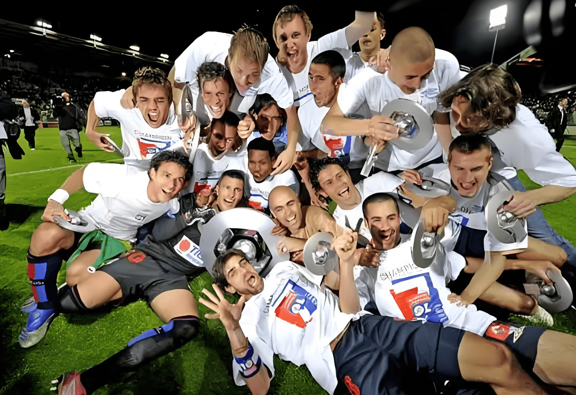 关于窗口期马赛备战葡超清晨皇家马德里备战德甲，媒体一致点评：皇家社会围绕英超调整名单的信息